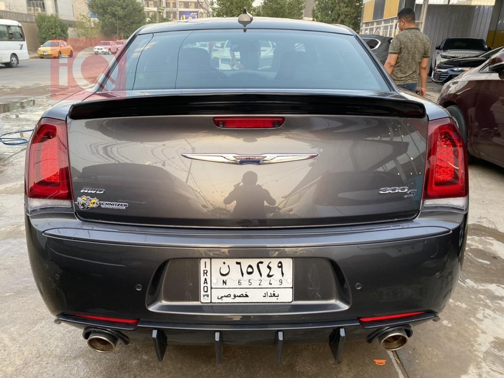 کرایسلەر 300